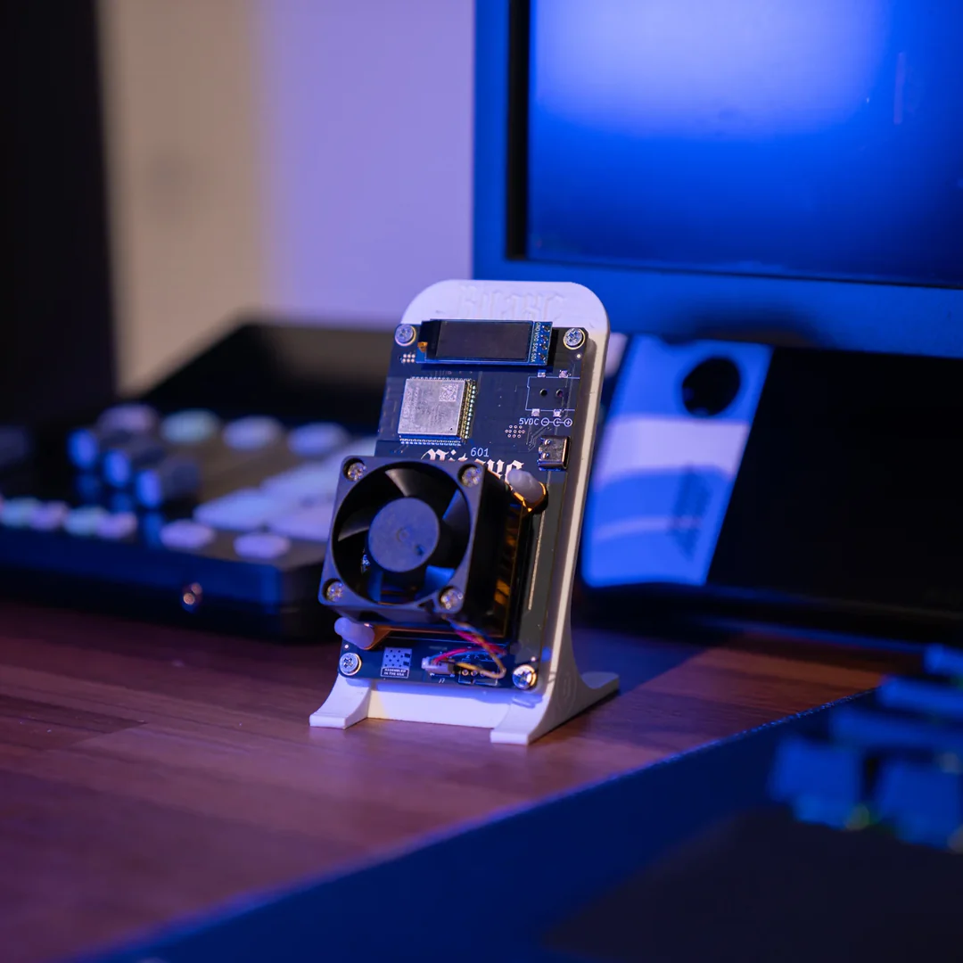 MineOne MAX - Bitaxe Solo Miner